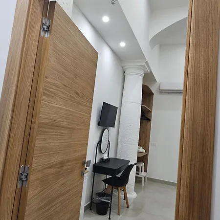 Гостевой дом Residenza Nascari A Cavour Неаполь